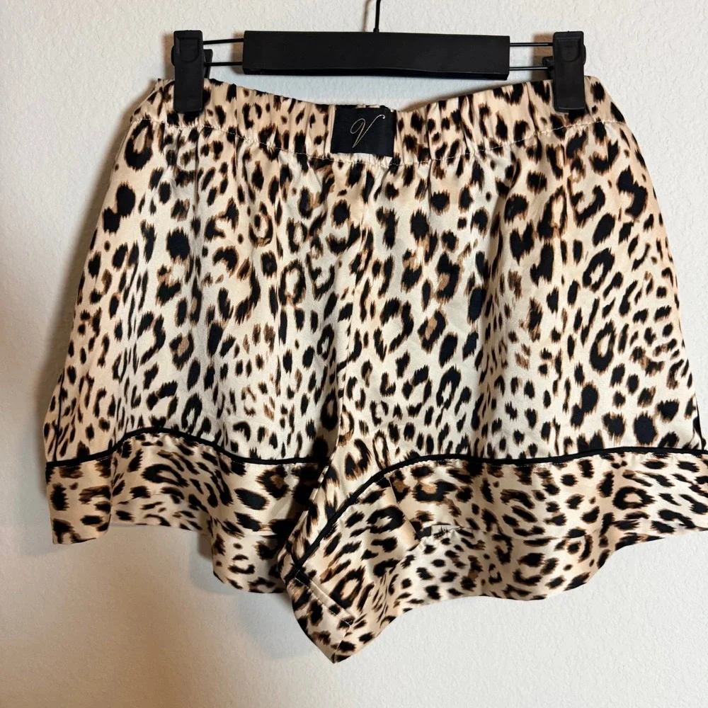 Victorias Secret Leopard Print Satin Pajama Shorts Tan Black Large Sleepwear - Picture 2 of 4